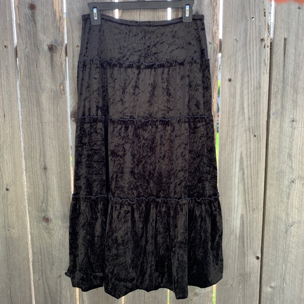 Black Crushed Velvet Tiered Skirt Tabloid Size 8